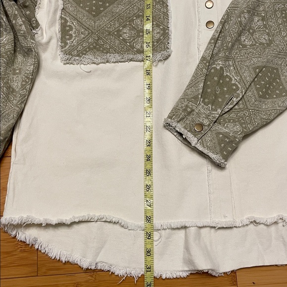 Oli & Hali Off White Olive Bandana Patchwork Shacket Medium Oversize Snap Jacket - Picture 17 of 17
